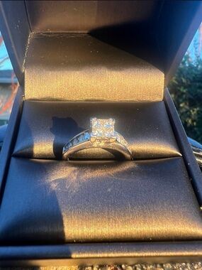 10 KT White Gold 4 Princess Cut Center Diamonds Ring 1CT Total Weight Size 7